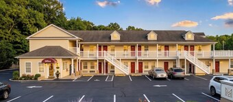 At 9 Motel Near Freehold I-195