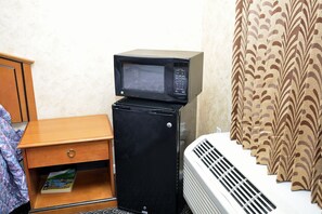 Ropa de cama de alta calidad, escritorio, wifi gratis y ropa de cama