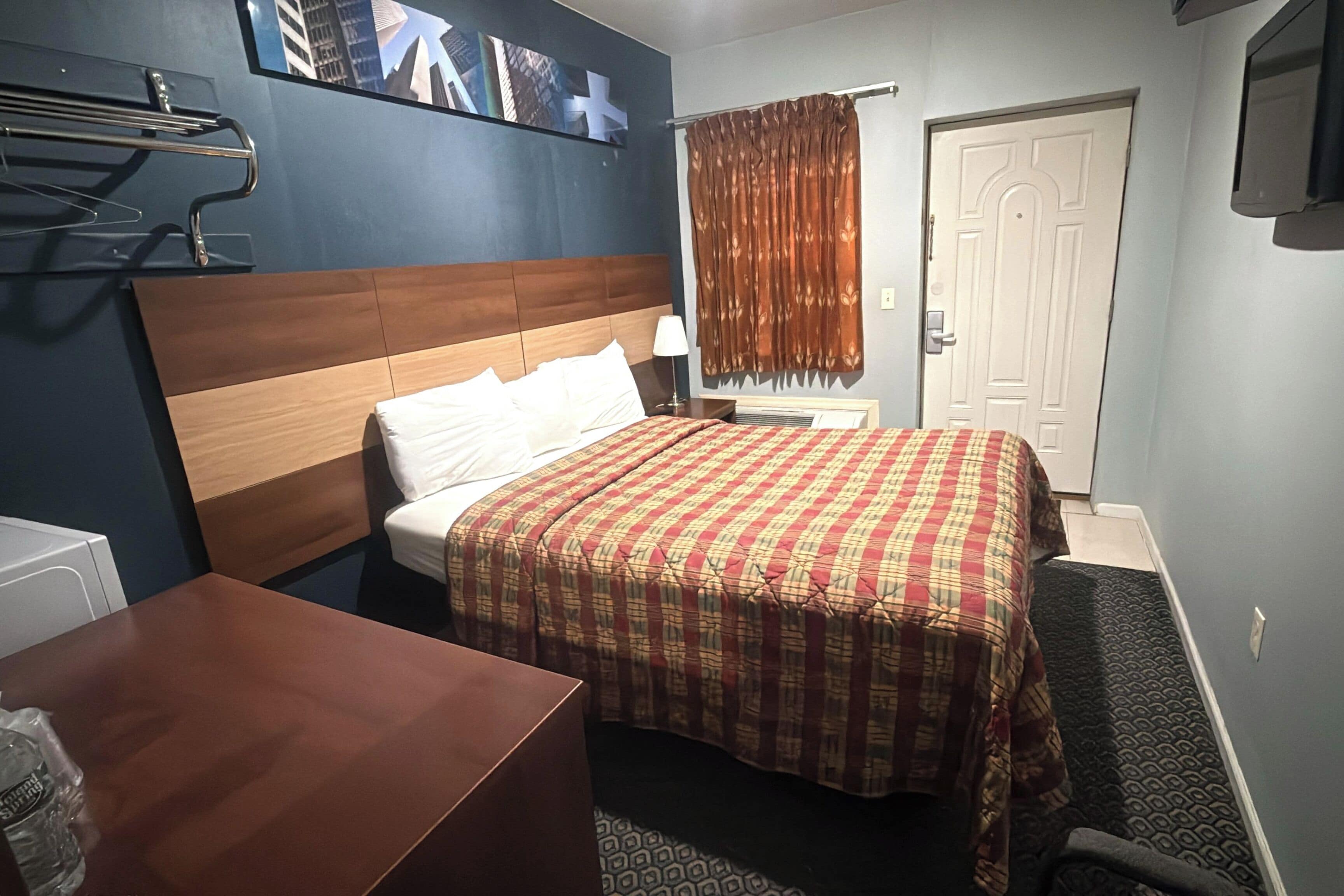 Habitación, 1 cama de matrimonio, fumadores | Ropa de cama de alta calidad, escritorio, wifi gratis y ropa de cama