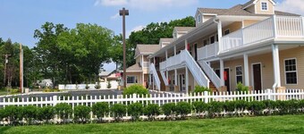 At 9 Motel Near Freehold I-195