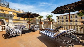 Royal Suite, 1 King Bed | Premium bedding, minibar, in-room safe, desk