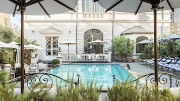 Private pool
