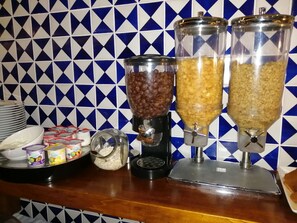 Free daily continental breakfast