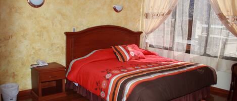 Quarto casal, 1 cama de casal | Cofres nos quartos, camas extras/dobráveis (sobretaxa)