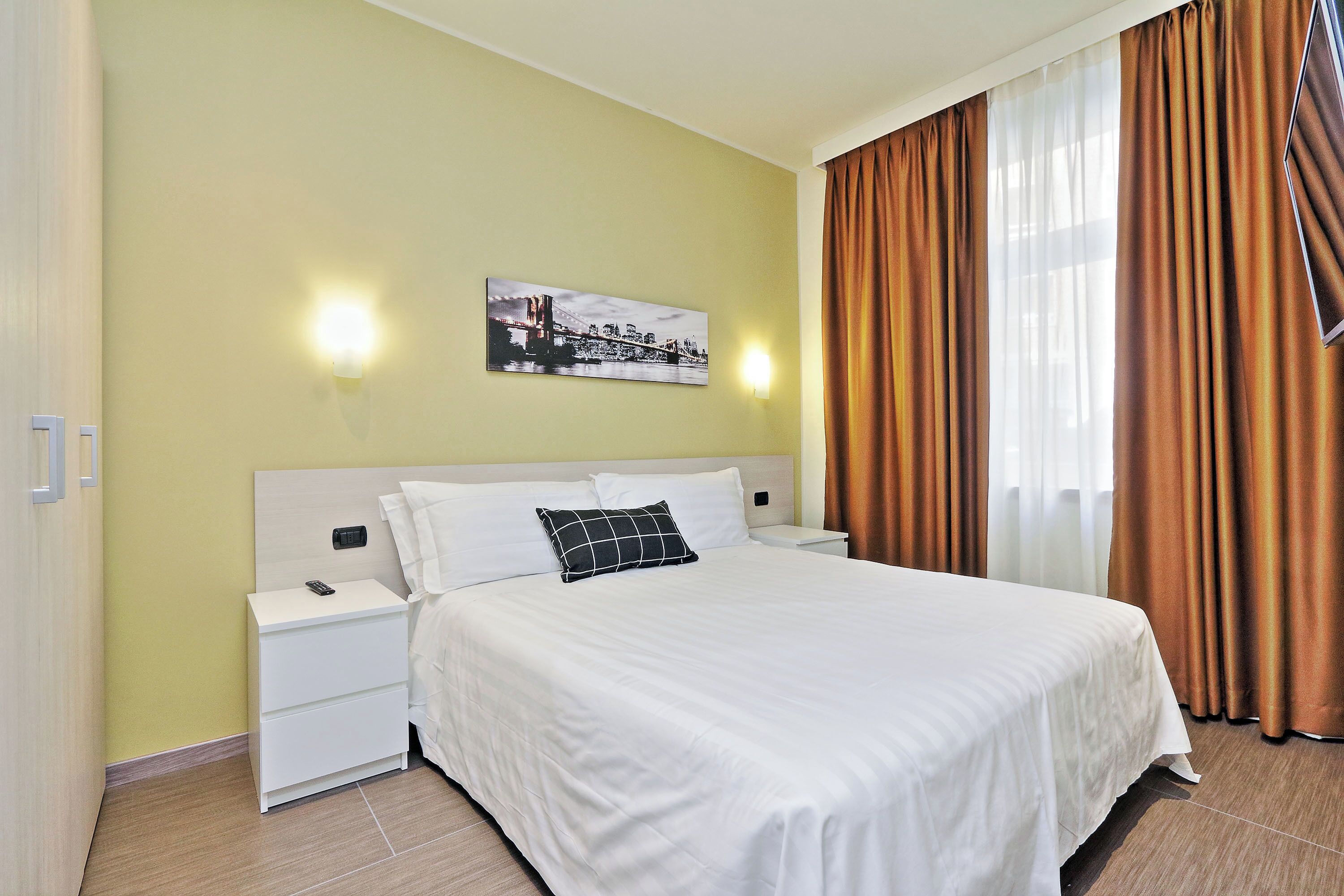 Down duvets, in-room safe, individually furnished, desk