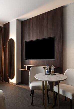 Camera Executive | Down duvets, in-room safe, individually furnished, desk - Duomo Hotel & Apartments (Milan)