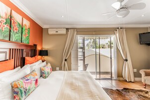 Quarto casal superluxo, 1 cama Queen | Roupas de cama premium, cofres nos quartos, individualmente decorados
