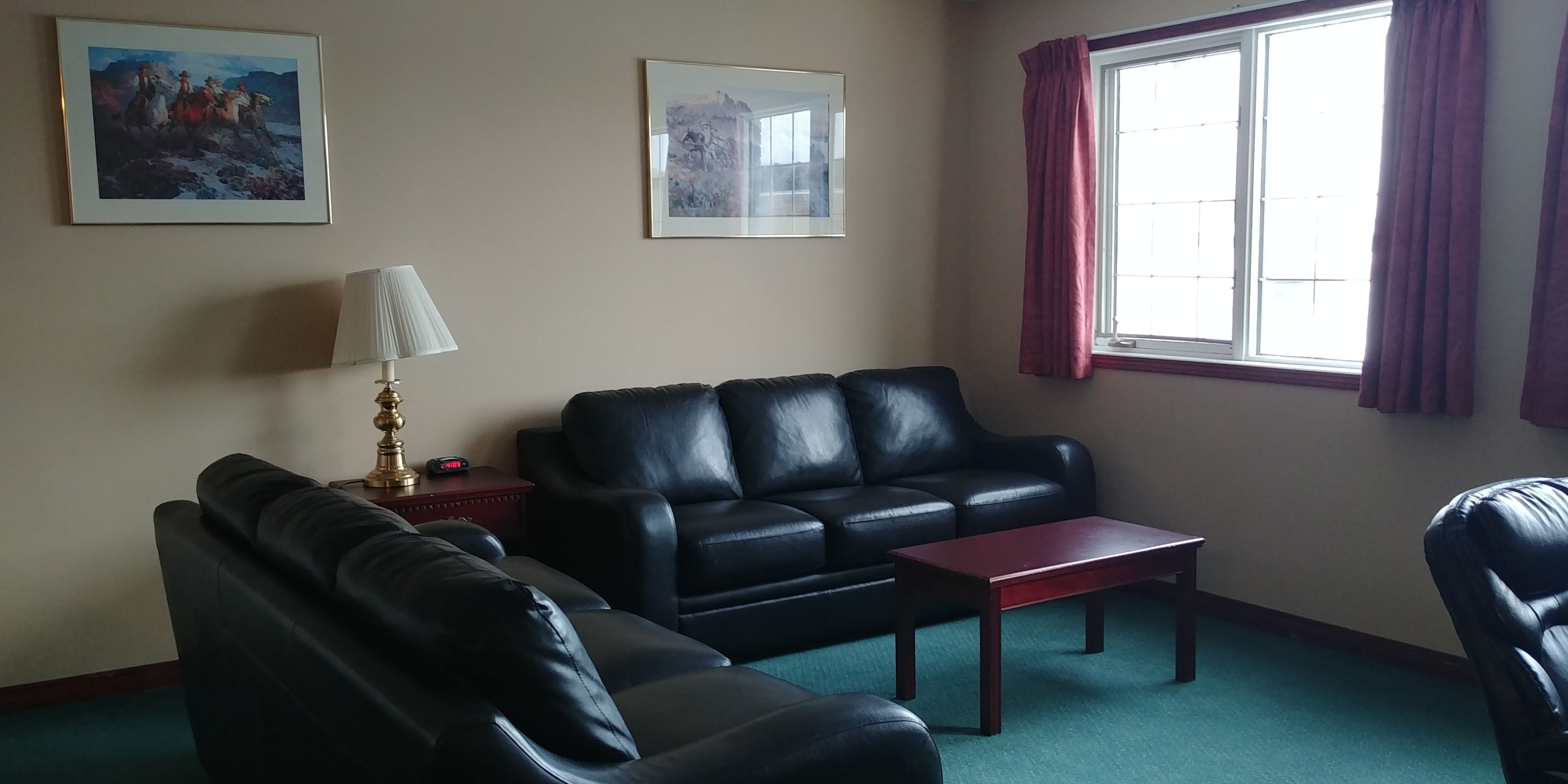 43-inch flat-screen tv with cable channels, tv