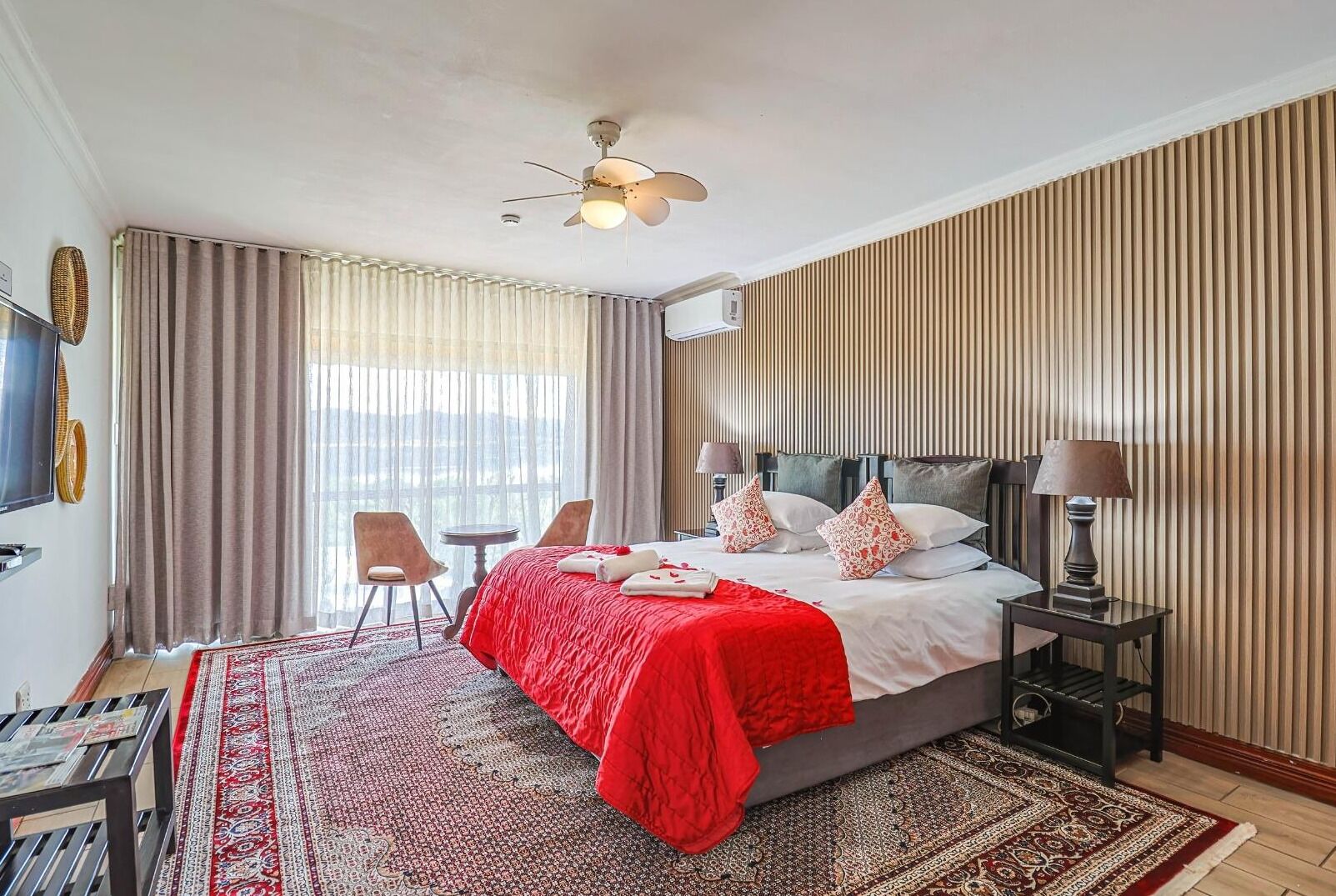 Luxury Room 6 | Free WiFi, bed sheets