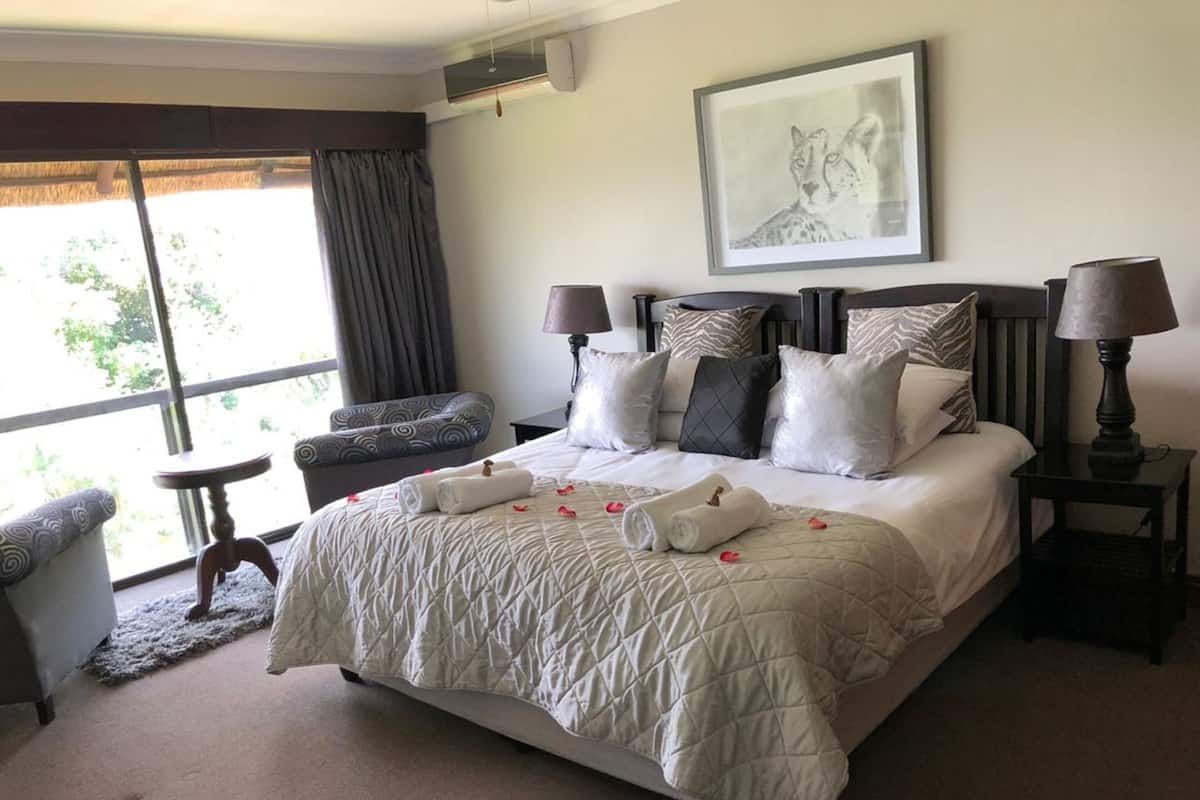 Luxury Room 7 | Free WiFi, bed sheets