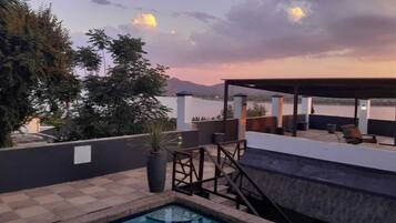 Kolam renang outdoor