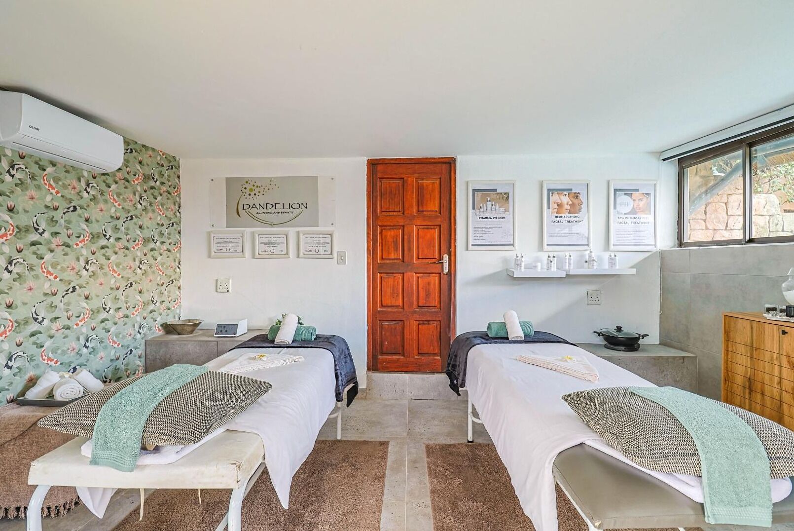 Couples treatment rooms, body treatments, hot stone massages