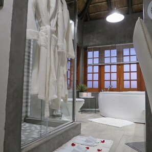 Jetted bathtub - Galagos Lodge (Hartbeespoort)