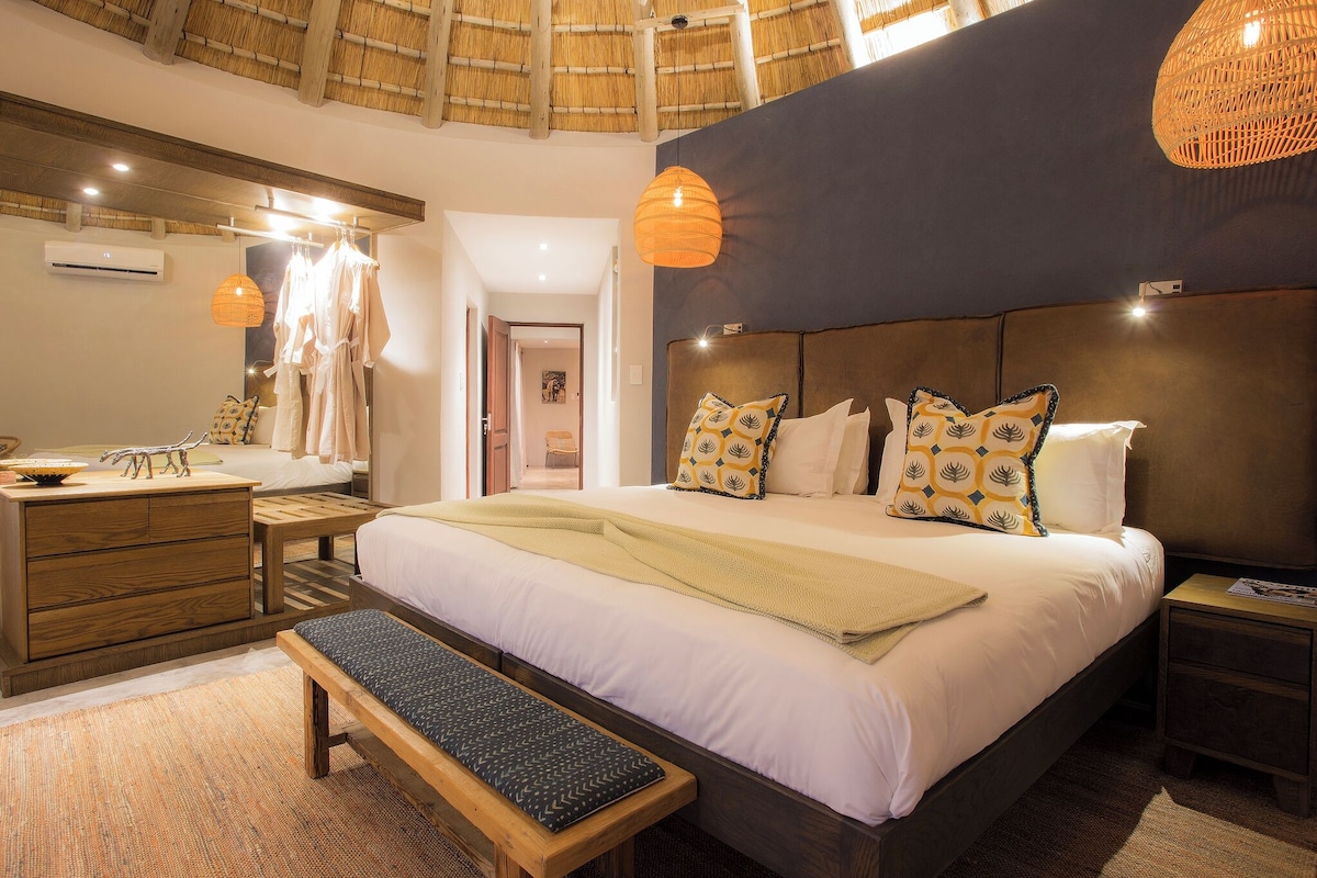 Garden View Suite | 1 bedroom, premium bedding, down comforters, memory foam beds