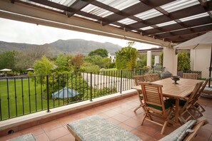 平房, 2 間臥室, 山景 | 陽台