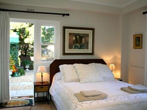 Unclassified image, 3 of 47, button - Majini Guest House (Cape Town)
