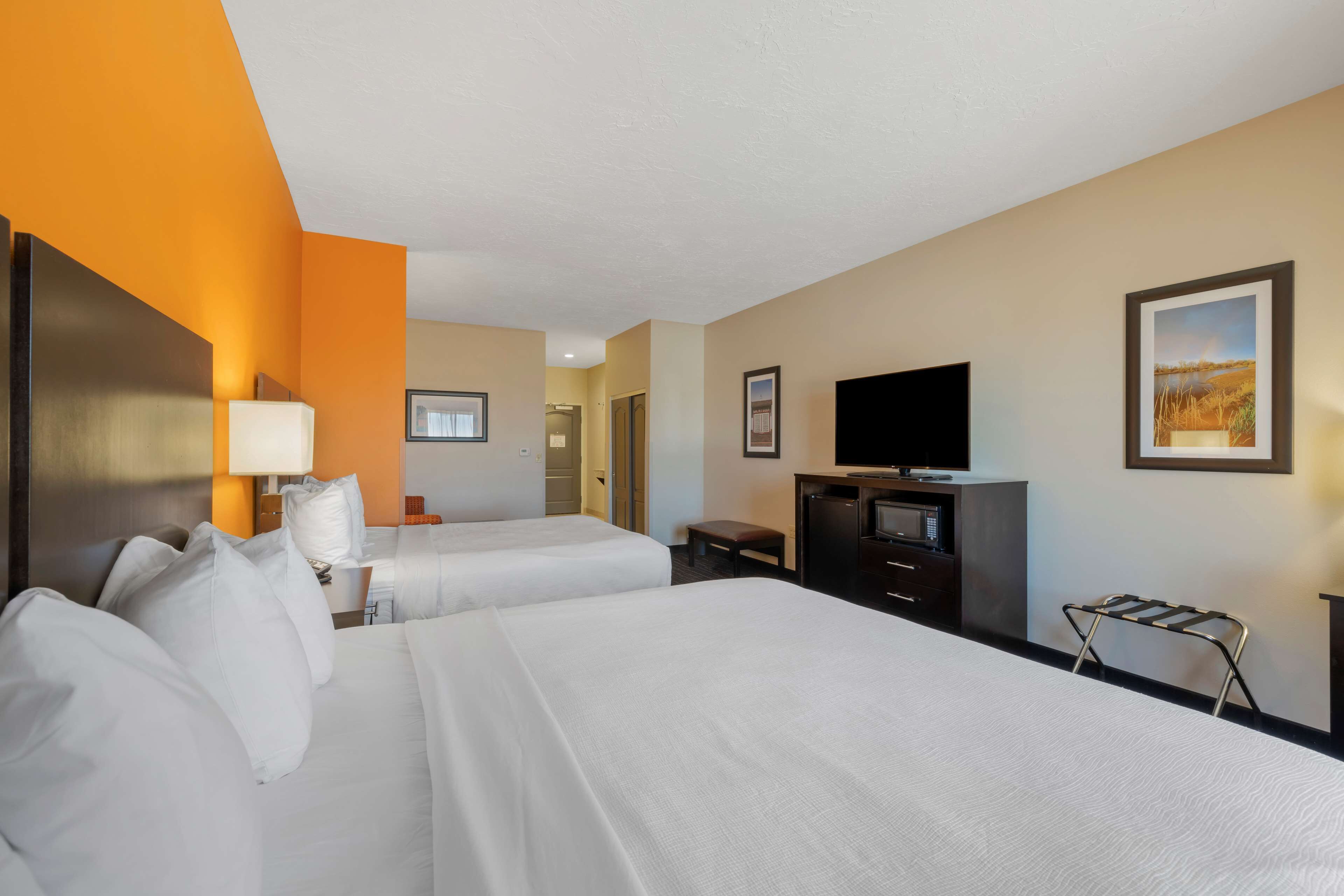 suite, multiple beds, accessible, non smoking (with sofabed) | premium bedding, desk, iron/ironing board, rollaway beds