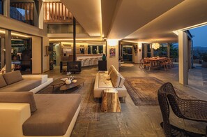 Quarto quádruplo família | 1 quarto, roupas de cama premium, cofres nos quartos