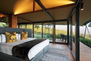 Signature Nature Suite | Premium bedding, in-room safe, individually decorated