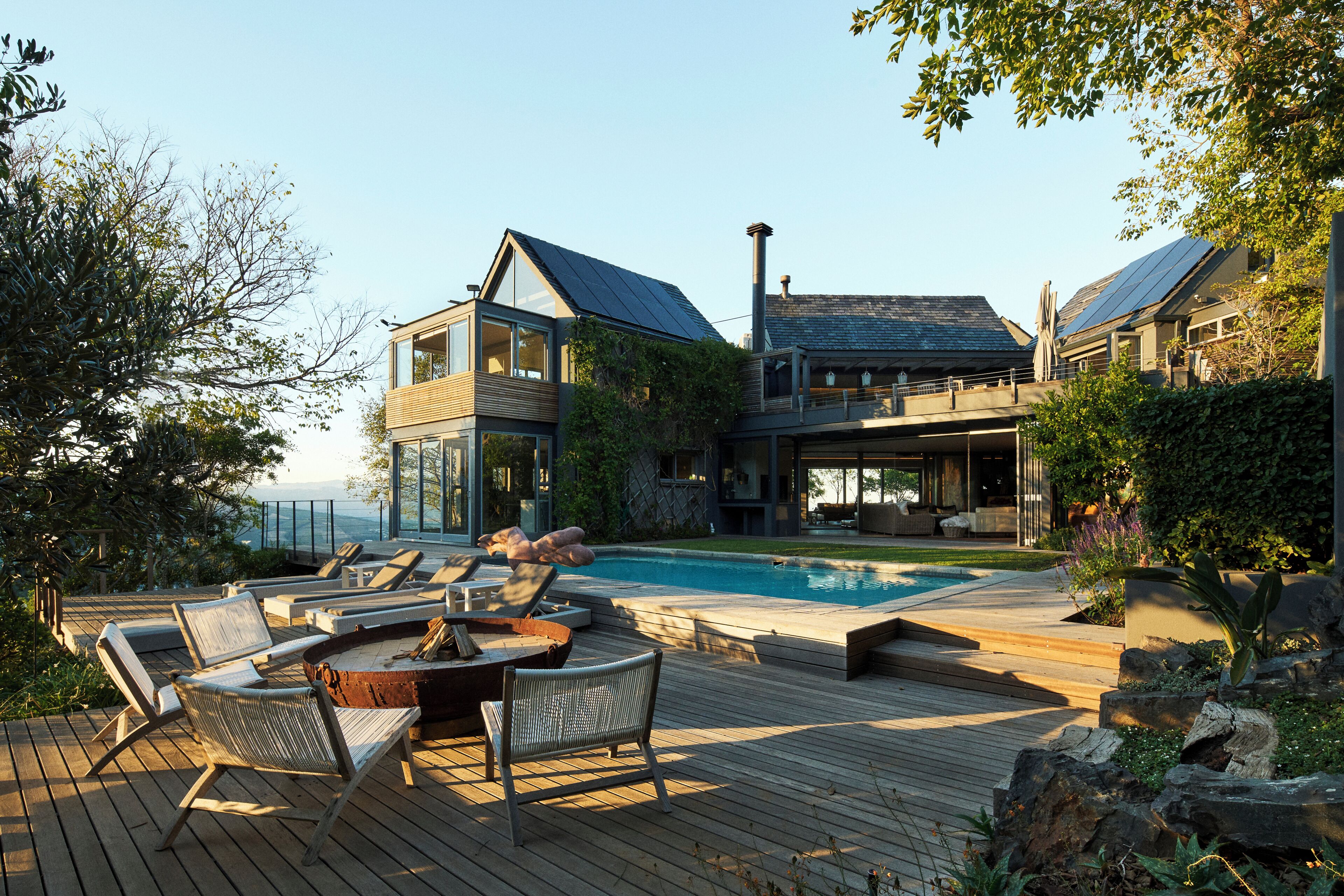 Vista frontal de la propiedad