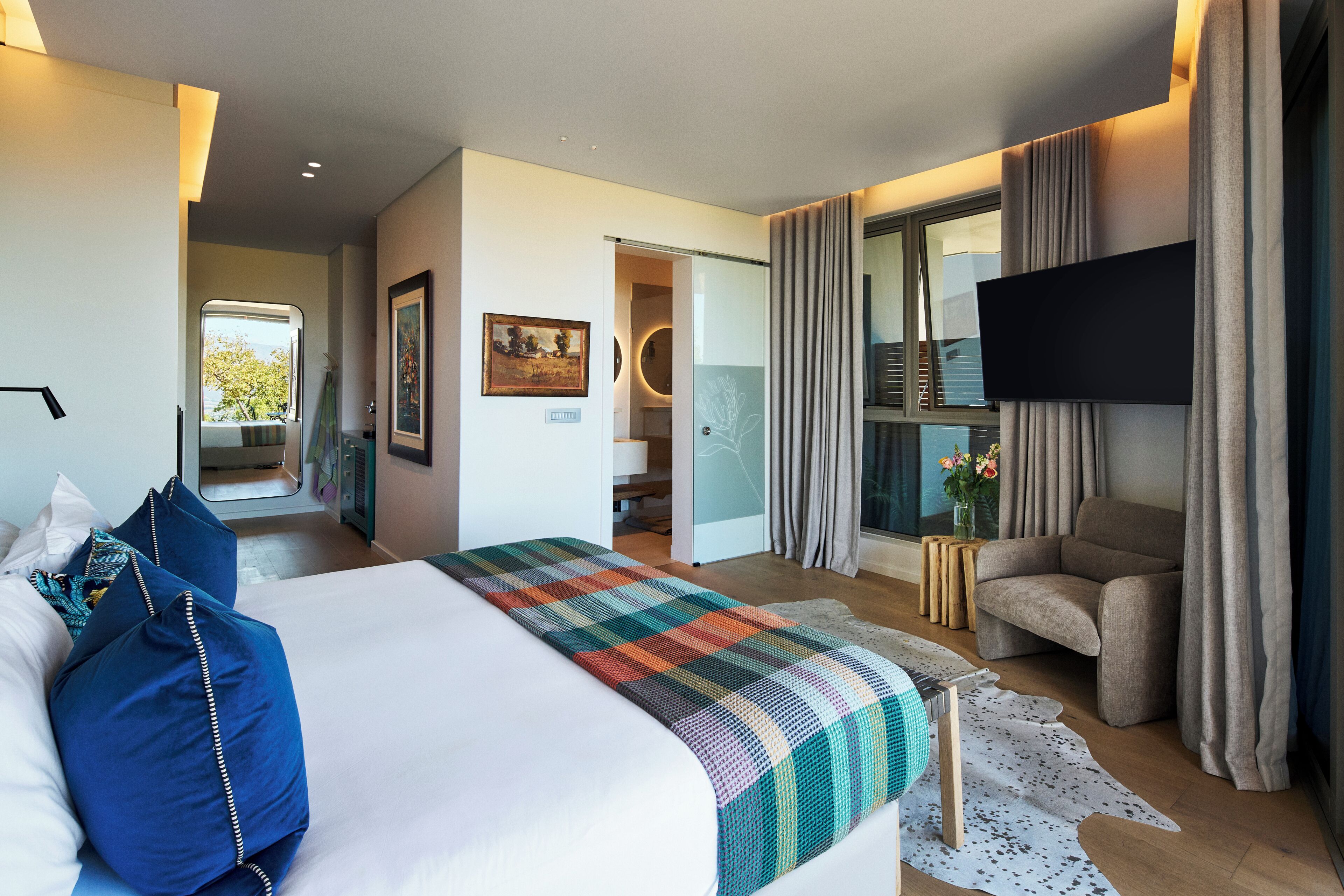 Superior Room 1 | Ylelliset vuodevaatteet, tallelokero huoneessa