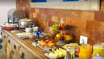 Desayuno bufé gratuito y diario