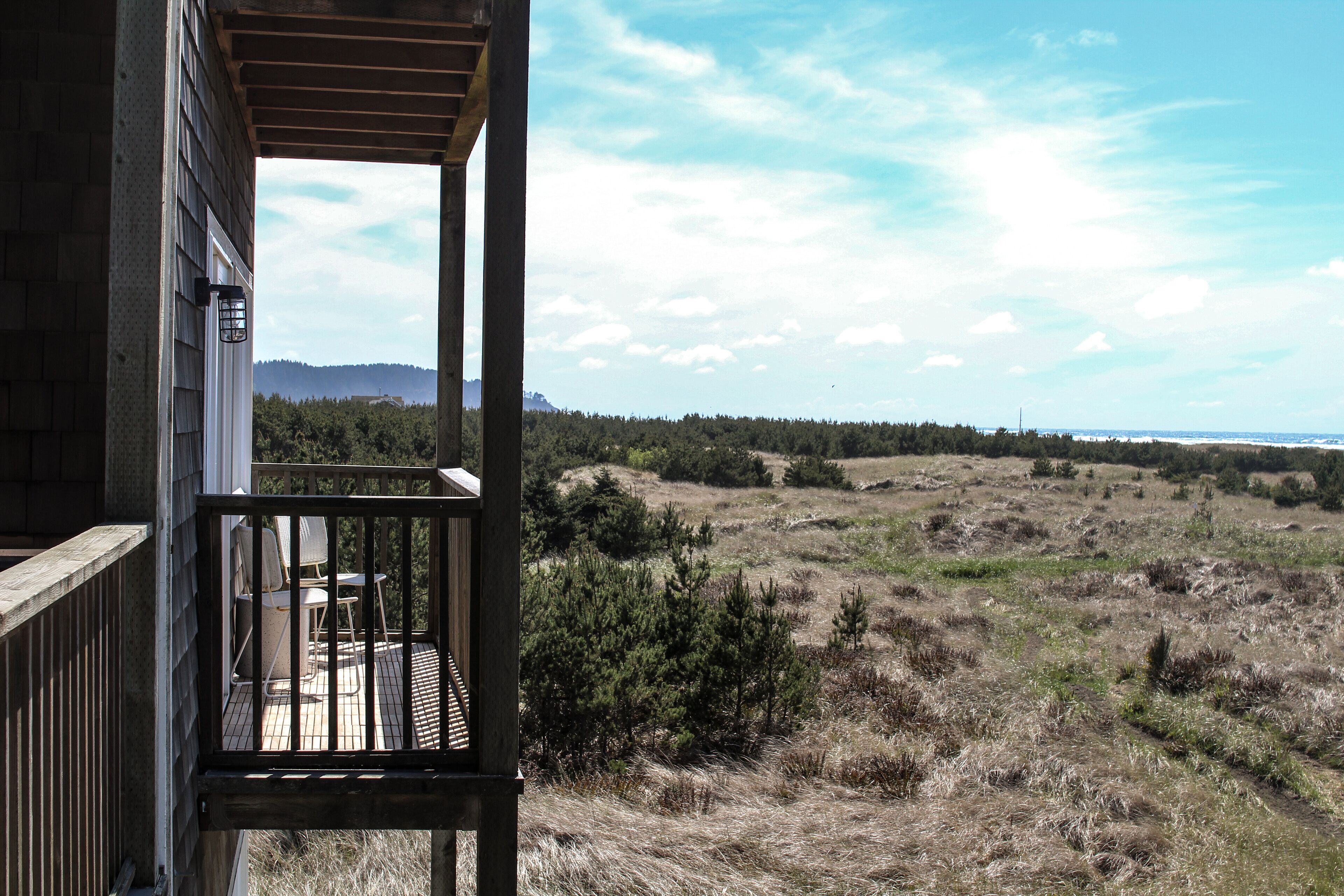 desk, laptop workspace, free wifi, bed sheets