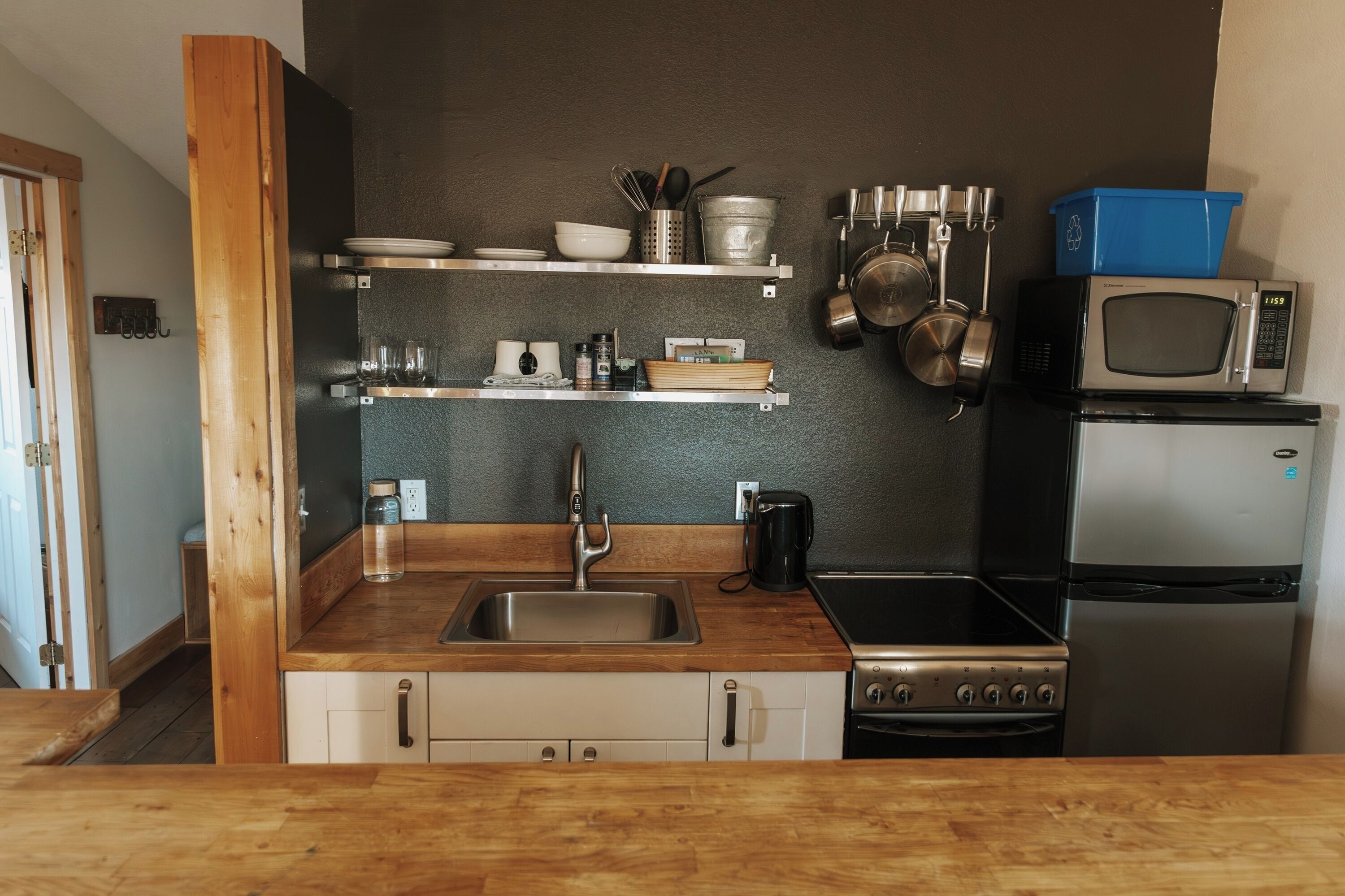 beach house loft | private kitchen | fridge, microwave, coffee/tea maker, electric kettle