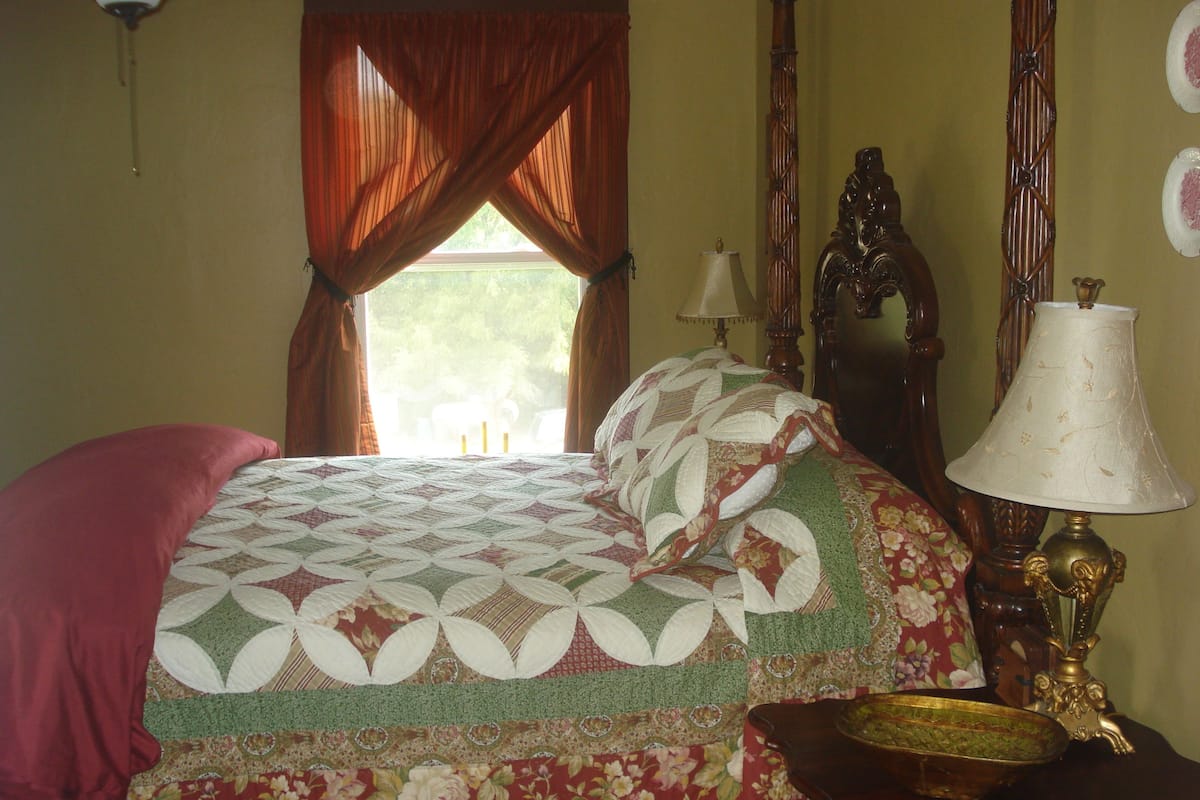 Luxury Room, 1 Queen Bed, Vineyard View