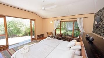 Panoramic-Bungalow | Hochwertige Bettwaren, Zimmersafe, individuell dekoriert