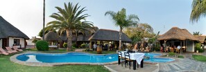 Dining - C'est Si Bon Hotel (Otjiwarongo)