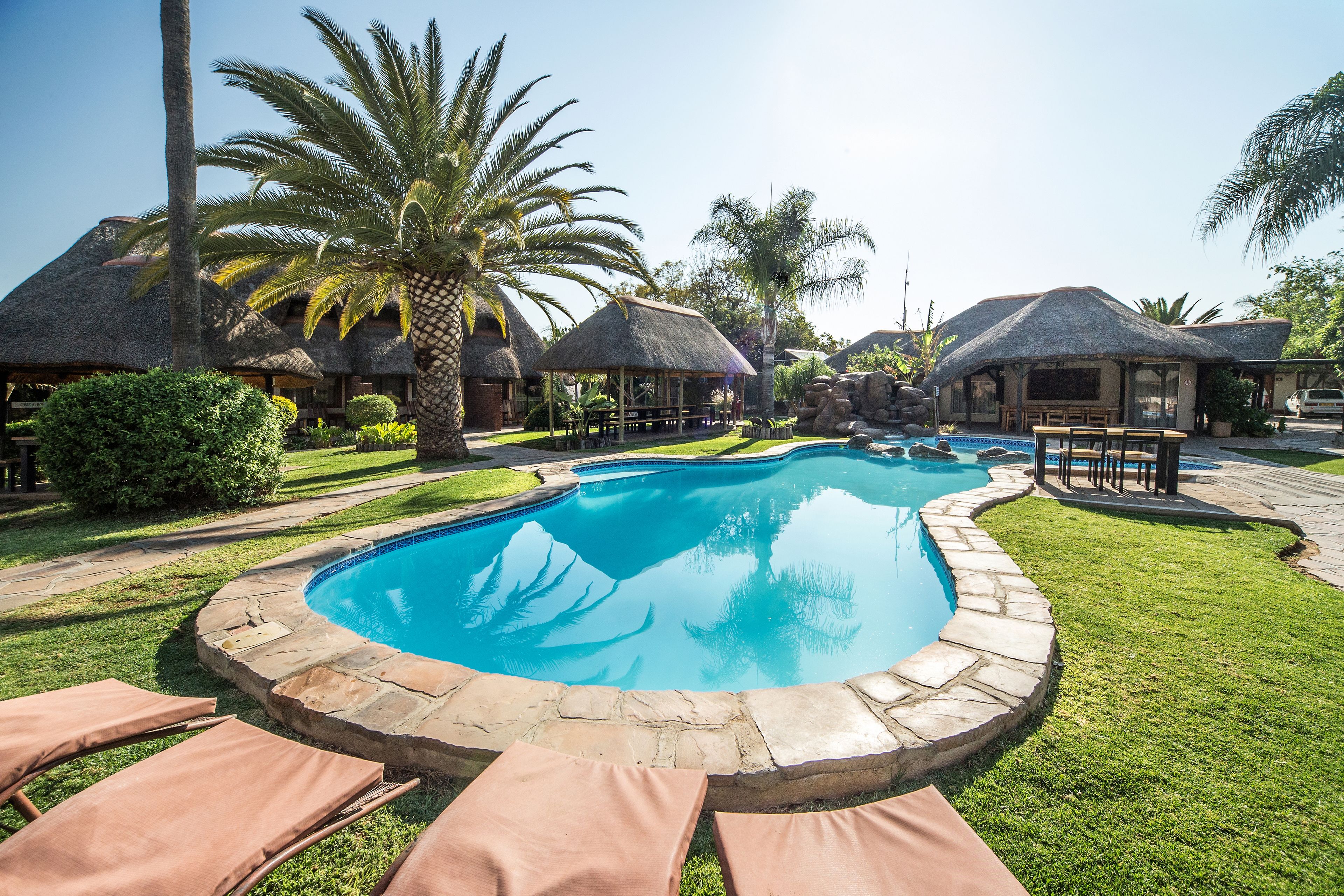 Außenpool, Liegestühle