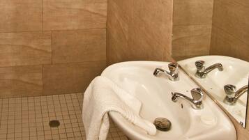 Camera Standard | Bagno | Asciugacapelli, asciugamani