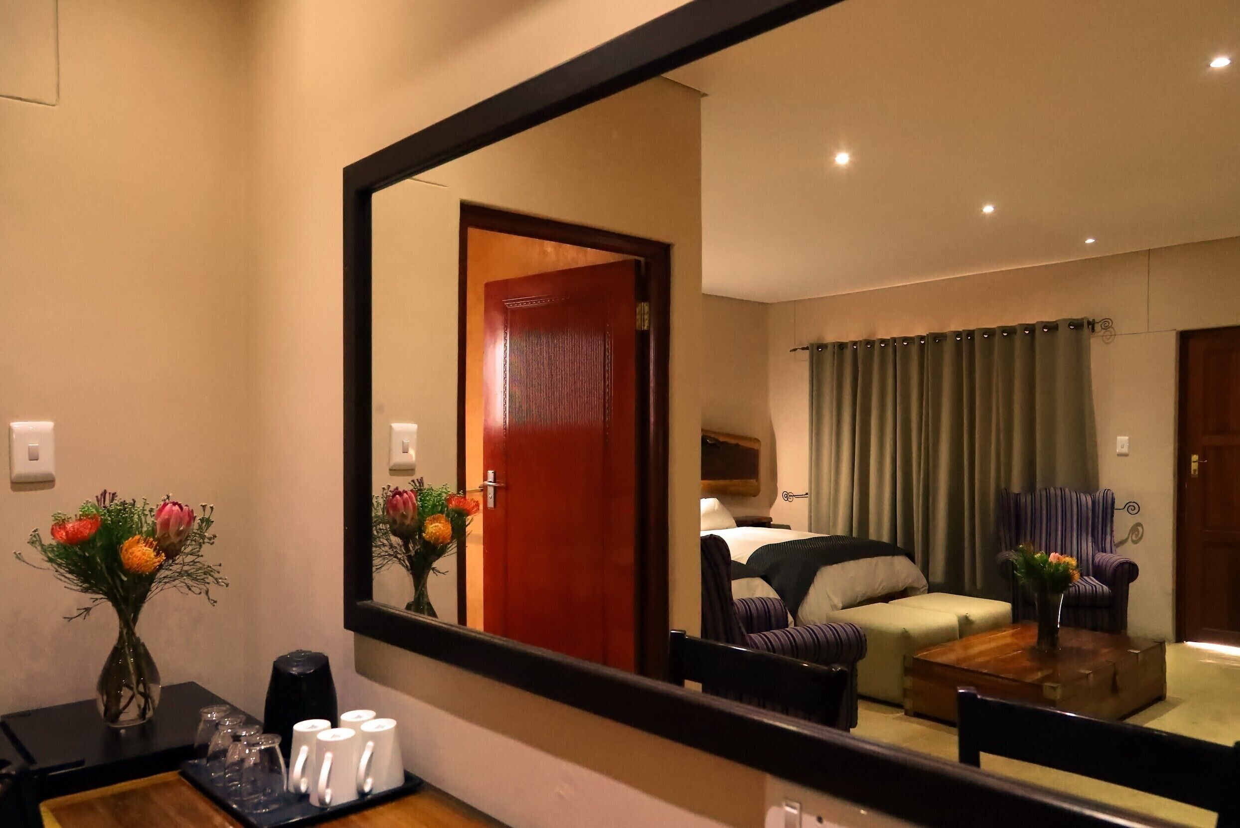 럭셔리 스위트 | 책상, 무료 WiFi, 침대 시트