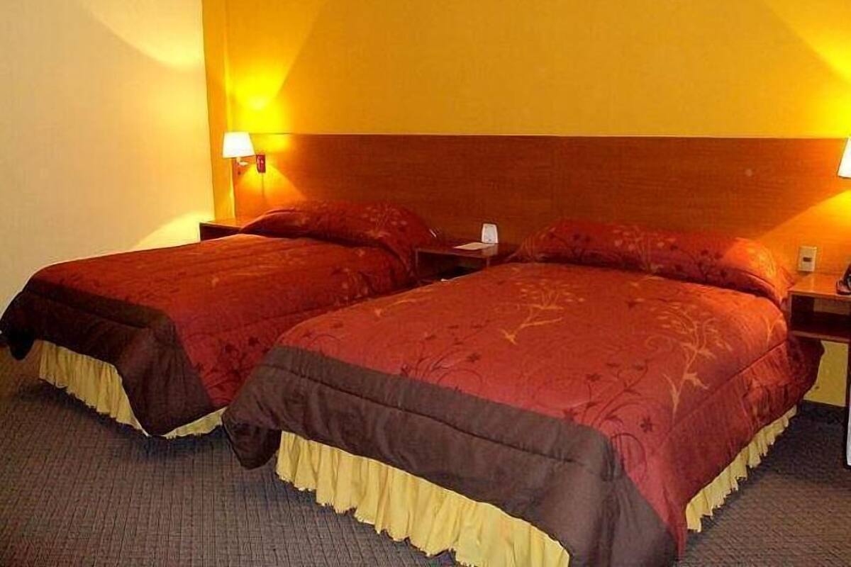 Egyptian cotton sheets, premium bedding, down comforters, pillowtop beds