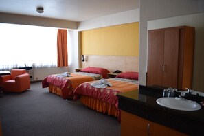 Comfort Twin Room | Egyptian cotton sheets, premium bedding, down comforters, pillowtop beds - Hotel La Paz (La Paz)