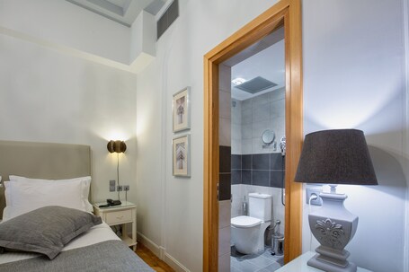 Sweet Home Hotel - Image 30