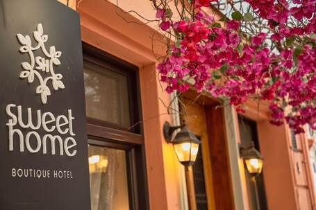 Sweet Home Hotel - Image 33