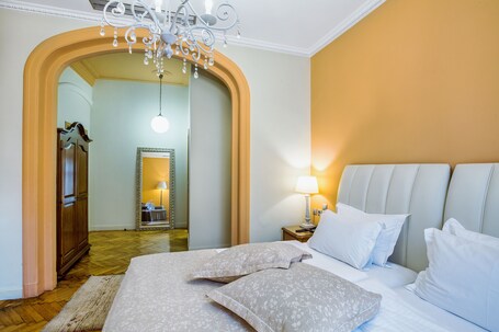 Sweet Home Hotel - Image 55