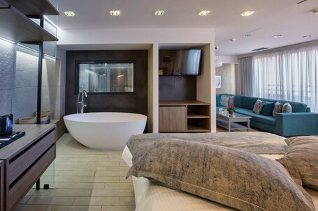 Sweet Home Hotel - Image 3
