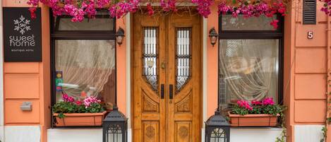 Fachada de la propiedad