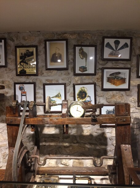 Sweet Home Hotel - Image 14