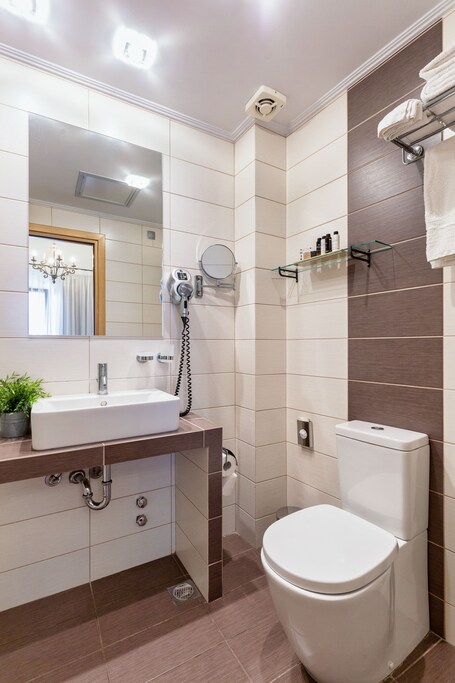Sweet Home Hotel - Image 61