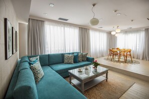 Appartement Penthouse luxueux | Draps en coton égyptien, literie de qualité, minibar, coffre-fort