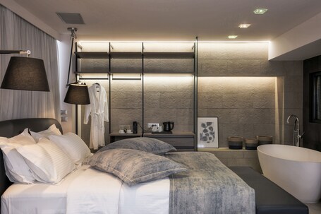 Sweet Home Hotel - Image 1