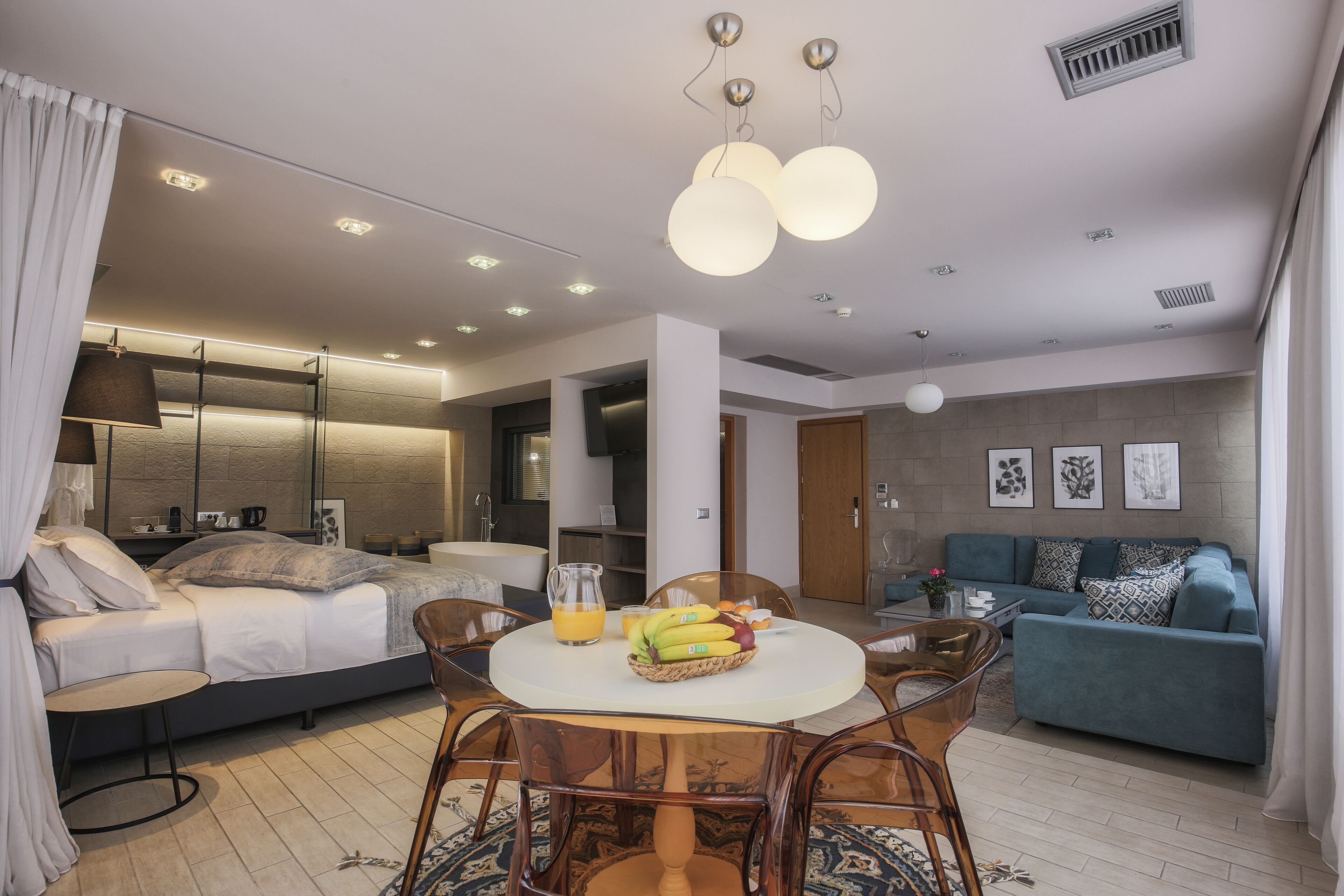 luxury penthouse | 1 bedroom, egyptian cotton sheets, premium bedding, minibar