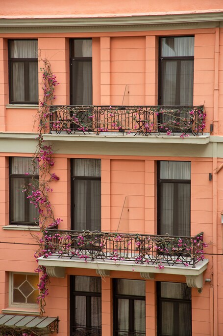 Sweet Home Hotel - Image 8