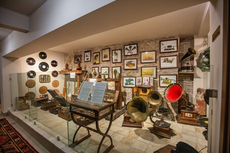 Sweet Home Hotel - Image 21
