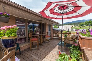 Terrace/patio - Falls Motel (Thompson Falls)