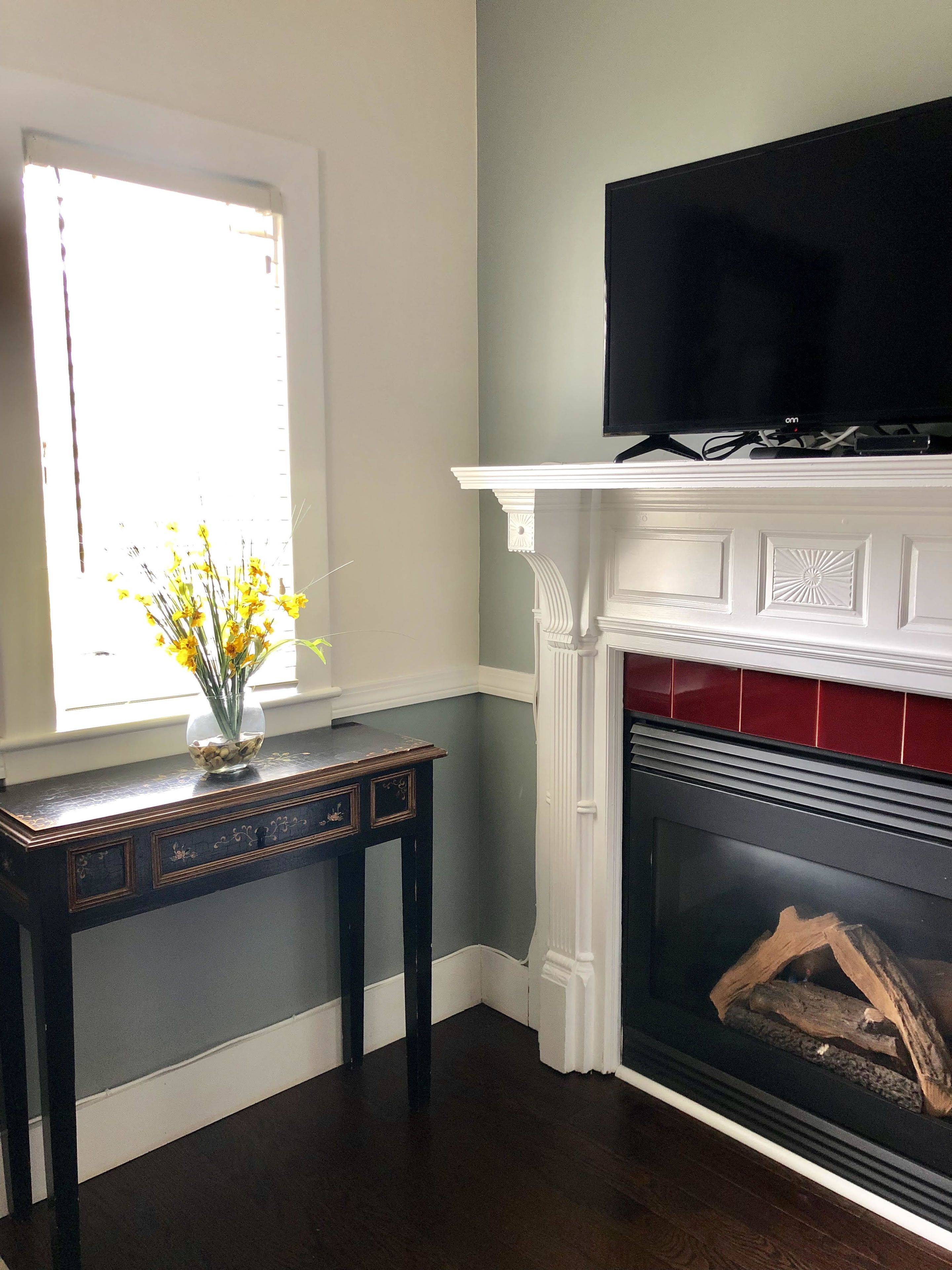 standard room, 1 queen bed | iron/ironing board, free wifi, bed sheets